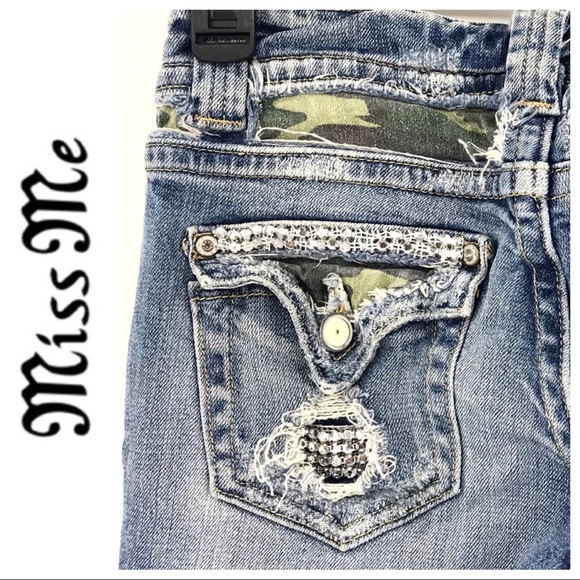 💕SALE💕Miss Me Camo Diamond Embellished Crop Jean - Picture 3 of 7